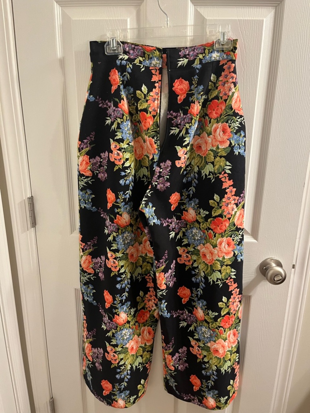 Vixen Floral Vacation Pants - Picture 2 of 8